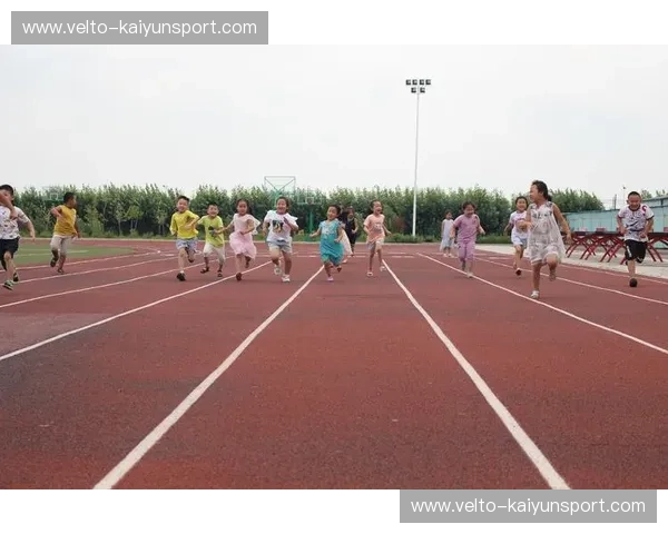 羽毛球青训：让孩子的未来在轻盈跳跃中启航